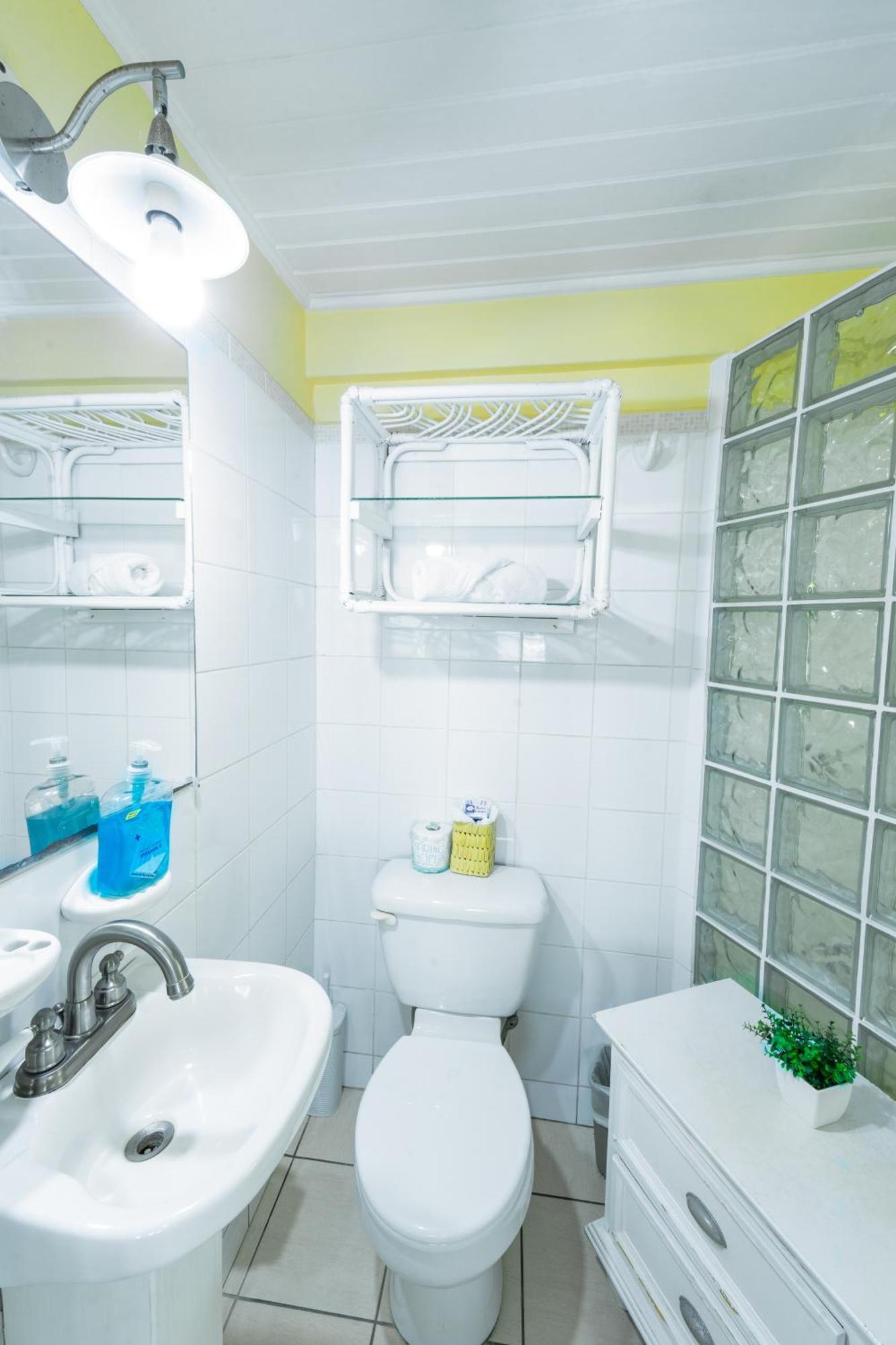 Deyna'S City Inn セントジョージズ 部屋 写真