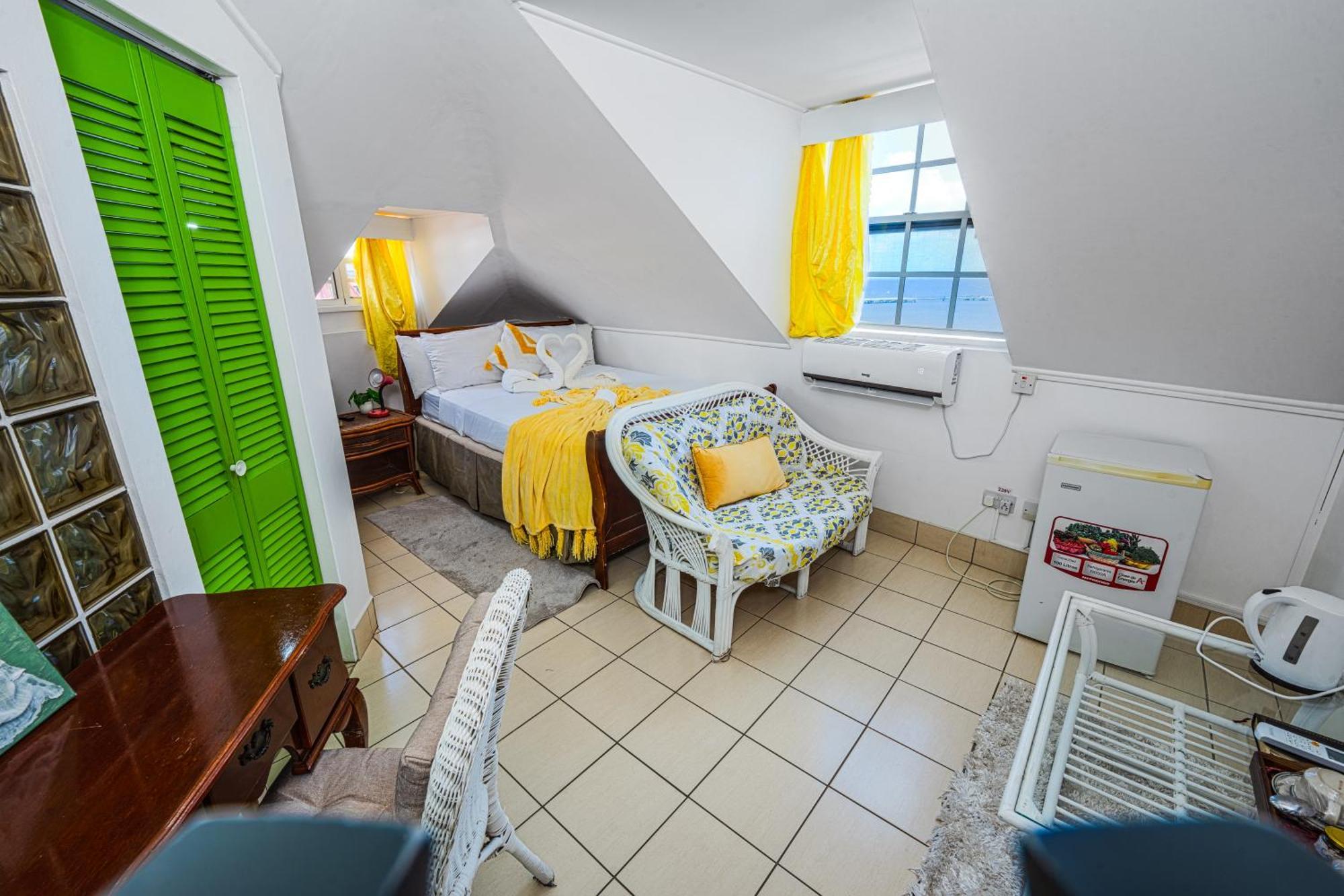 Deyna'S City Inn セントジョージズ 部屋 写真